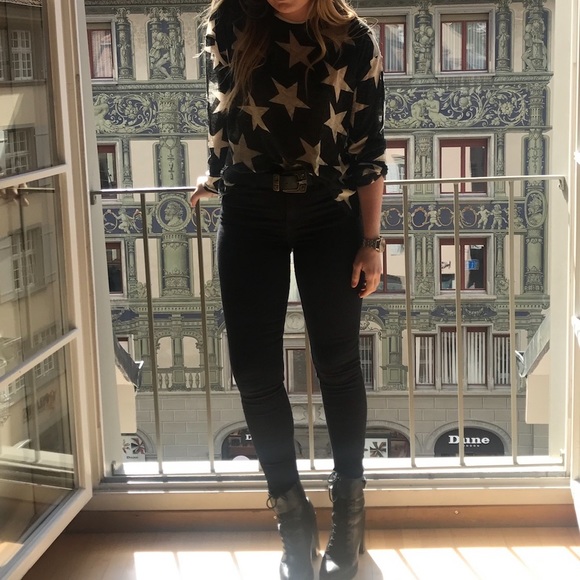 STAR PRINT KNIT TOP - Picture 2 of 6